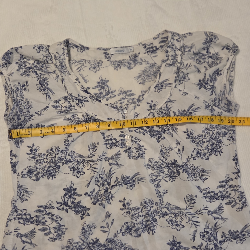 Ricki's Blue and White Floral Blouse - Picture 8 of 9